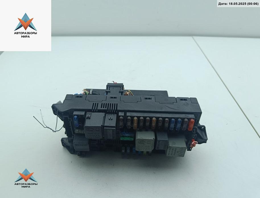 блок предохранителей Mercedes-Benz E-Класс W211/S211 2002, 2.2 л., дизель, АКПП, жёлтый, седан, 0035455901 - фото №1