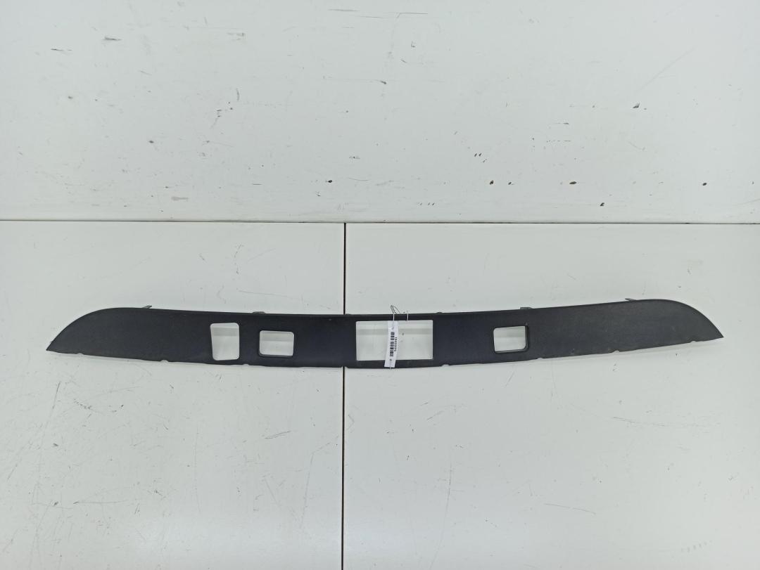 накладка подсветки номера Mercedes-Benz E-Класс W212/S212/C207/A207 2010, 3.0 л., дизель, АКПП, бежевый, универсал, 2127401693 - фото №1