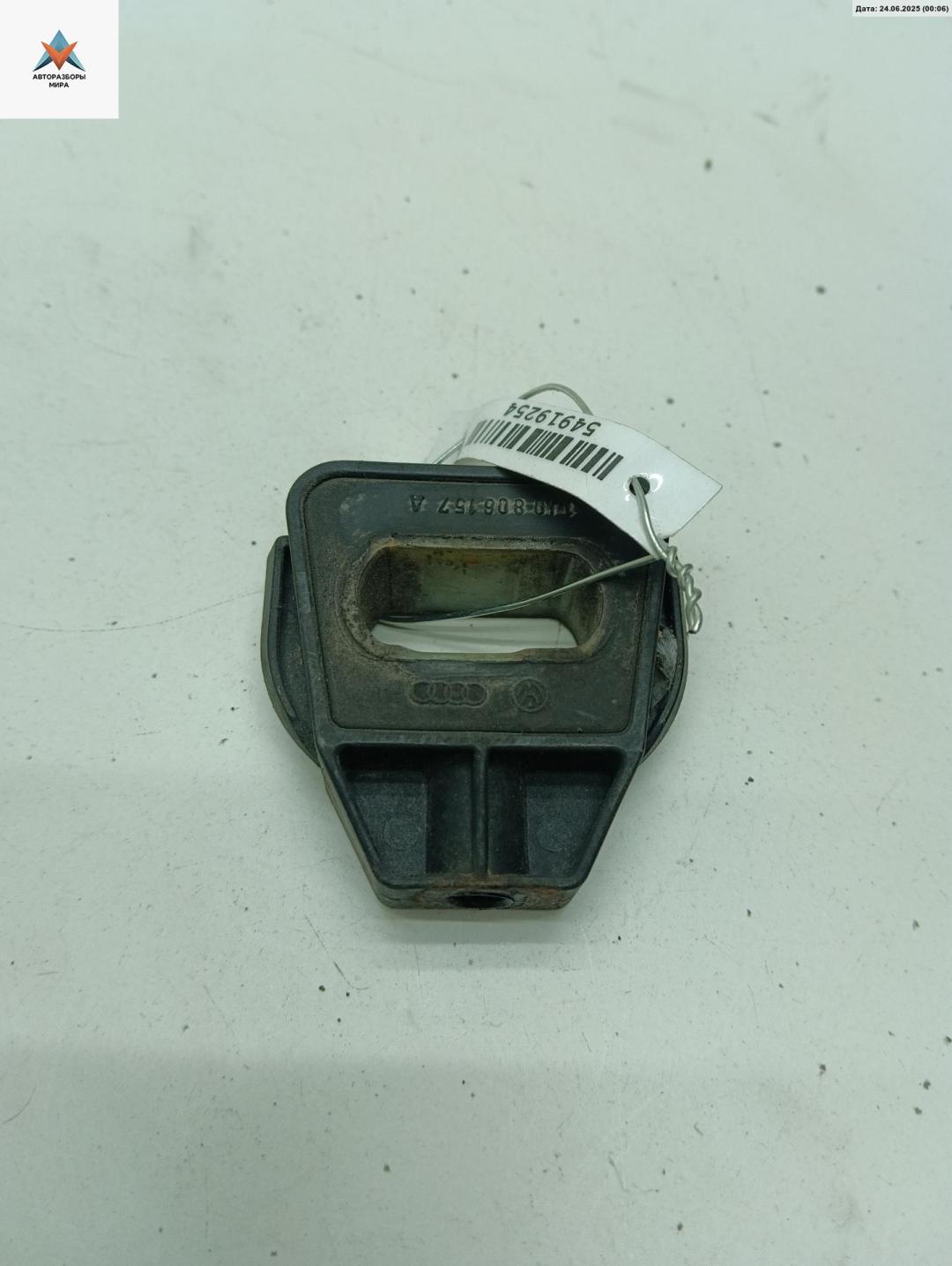 кронштейн радиатора Volkswagen Golf 4 поколение 1999, 1.6 л., бензин, МКПП, зелёный, хетчбэк 3 дв., 1J0806157A - фото №1