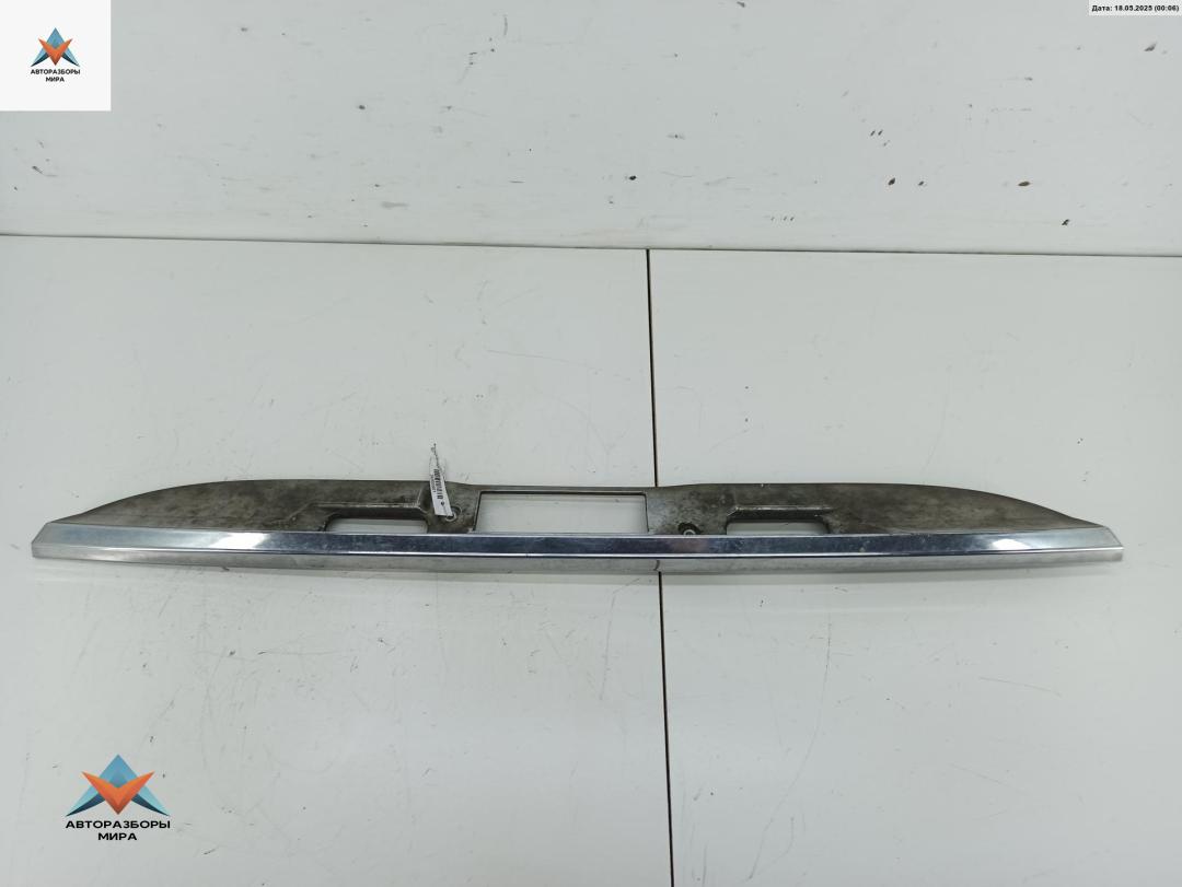 накладка подсветки номера Mercedes-Benz E-Класс W211/S211 2003, 2.2 л., дизель, АКПП, серый, универсал - фото №1