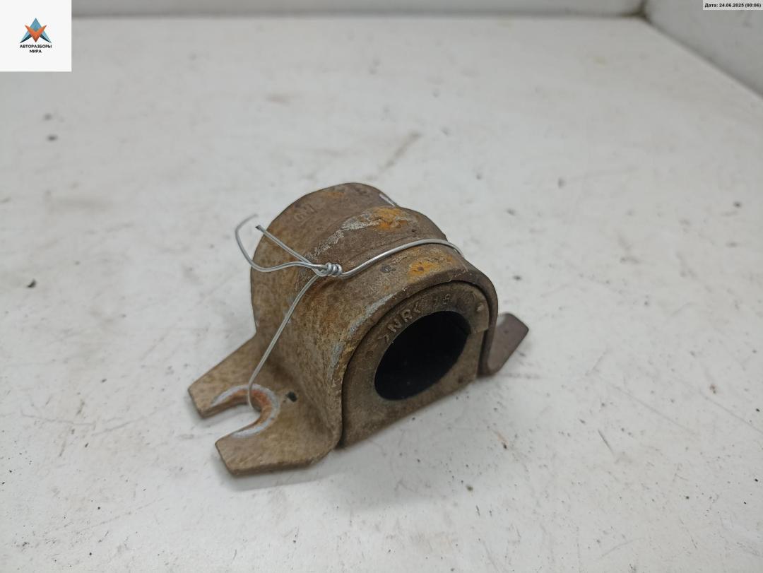 крепление стабилизатора / втулки стабилизатора Opel Vectra C 2003, 2.2 л., бензин, МКПП, синий, седан, 9191188 - фото №1