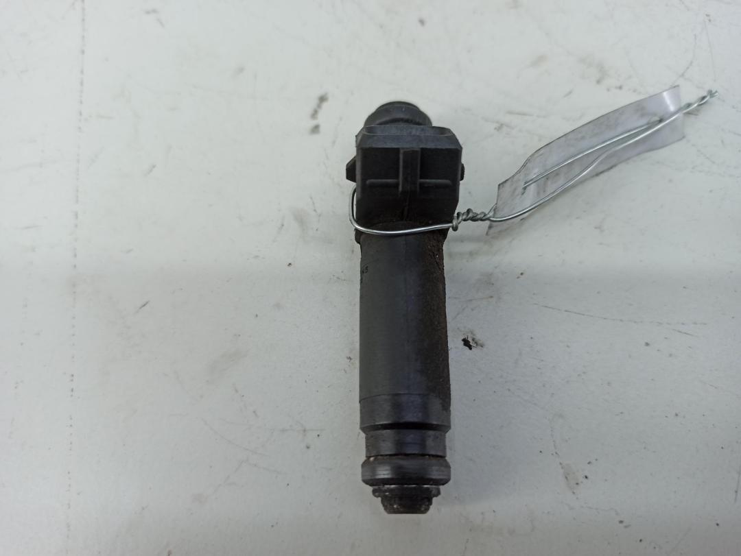 форсунка Audi A4 B5 2000, 1.6 л., бензин, МКПП, красный, универсал, 06B133551Q