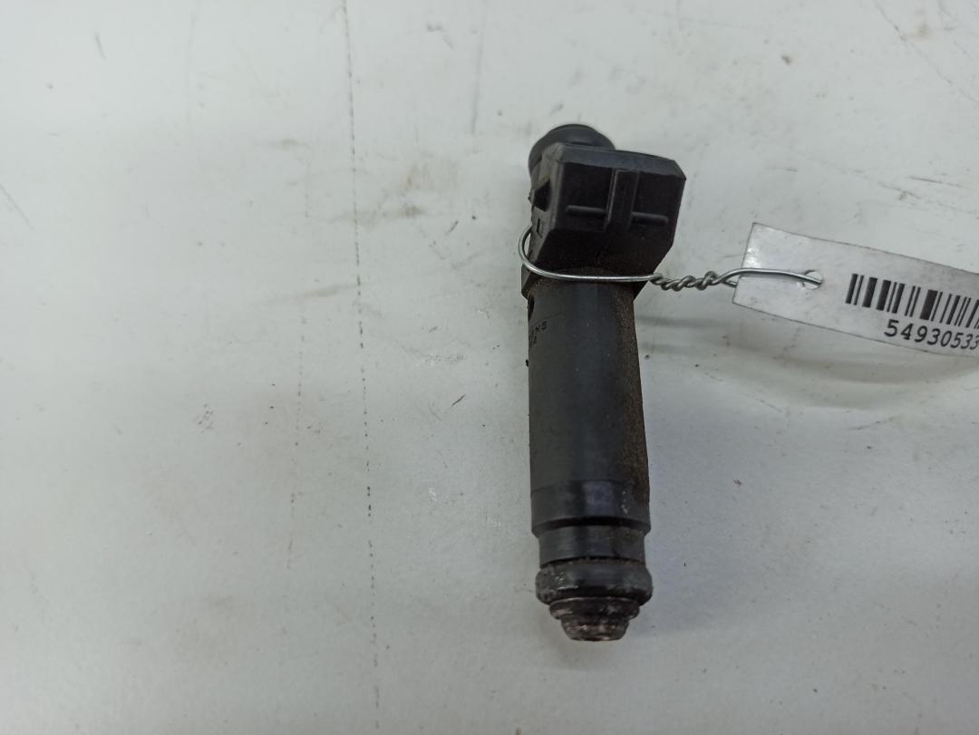 форсунка Audi A4 B5 2000, 1.6 л., бензин, МКПП, красный, универсал, 06B133551Q