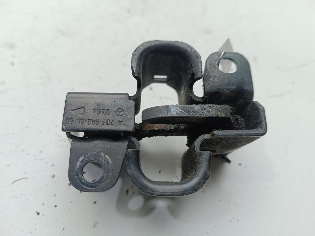 замок капота Mercedes-Benz C W203 2001, 2.0 л., бензин, МКПП, зелёный, седан, 2038800060