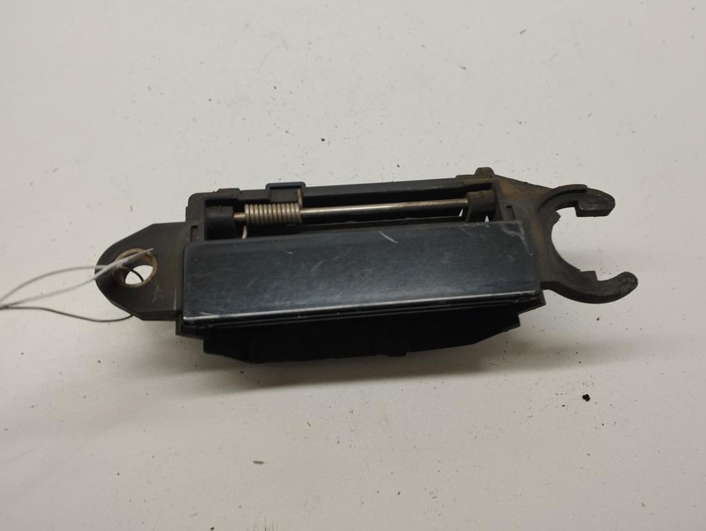 ручка наружная передняя левая Audi A4 B5 1998, 2.4 л., бензин, МКПП, синий, универсал, 4A0837205