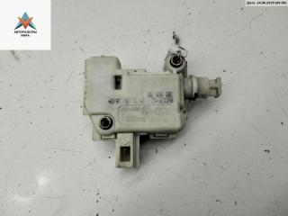 активатор замка багажника Volkswagen Polo 4 поколение [рестайлинг] 2005, 1.2 л., бензин, МКПП, чёрный, хетчбэк 3 дв., 3B0959781C