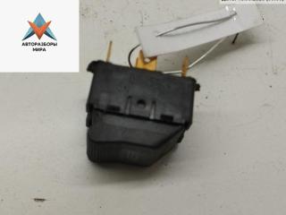 кнопка стеклоподъемника переднего левого Audi A4 B5 1995, 1.8 л., бензин, МКПП, красный, универсал, 4D0959885