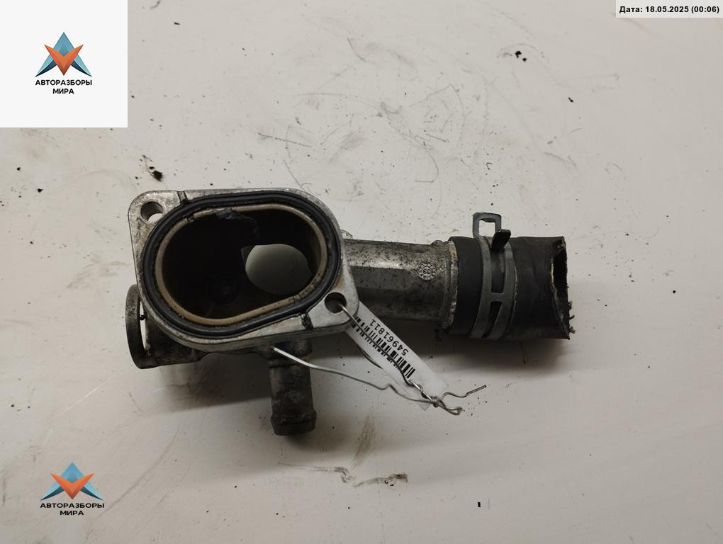 фланец (тройник) системы охлаждения Audi A4 B6 2003, 1.9 л., дизель, АКПП, серый, универсал, 038121133A - фото №1