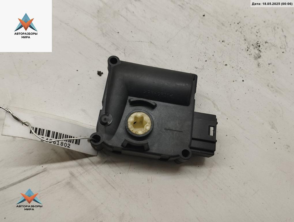 Заслонка печки/климат-контроля Audi A6 4F/C6 2004, 3.2 л., бензин, АКПП, чёрный, седан, 4F0820511A - фото №1