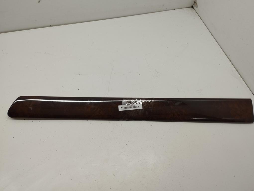 накладка двери (крышки) багажника Audi A6 4B/C5 2000, 2.5 л., дизель, МКПП, чёрный, универсал, 4B0867420 - фото №1