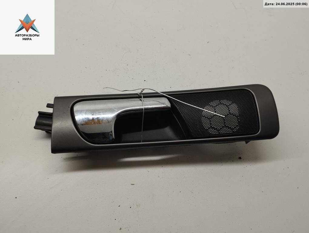 ручка внутренняя задняя правая Audi A6 4B/C5 2000, 2.5 л., дизель, МКПП, чёрный, универсал, 4B0839020 - фото №1