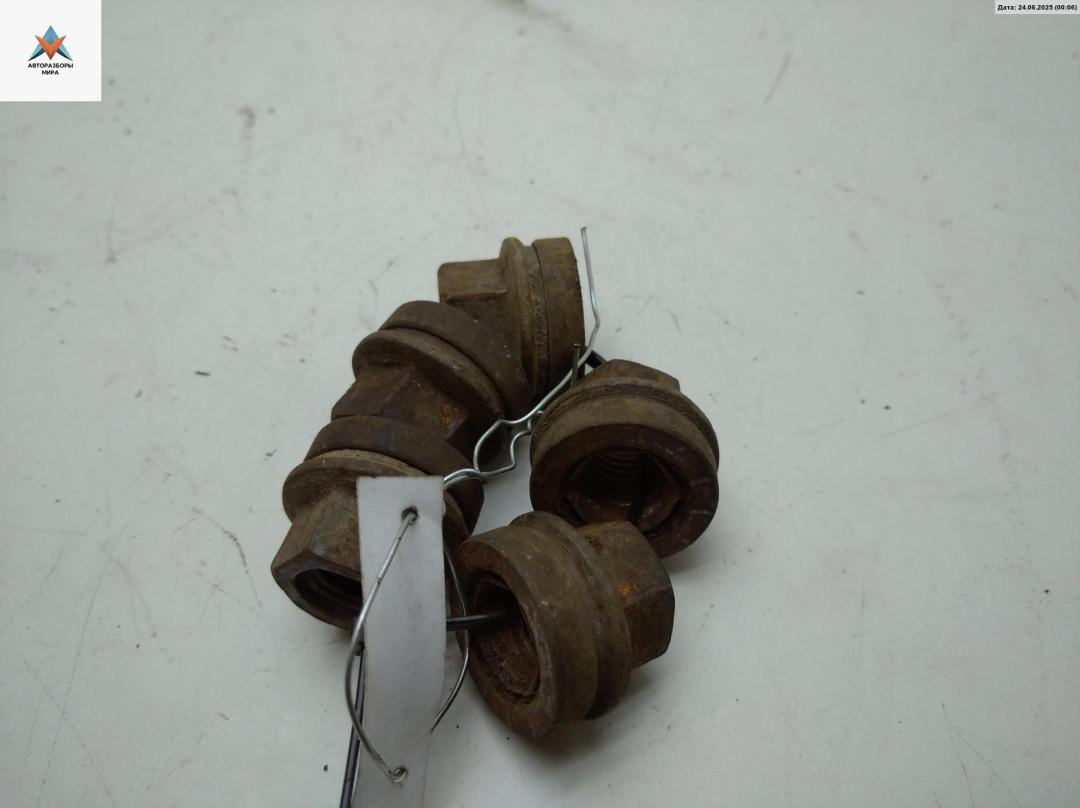 болт колесный Ford Transit 7 поколение 2008, 2.2 л., дизель, МКПП, белый, микроавтобус - фото №1