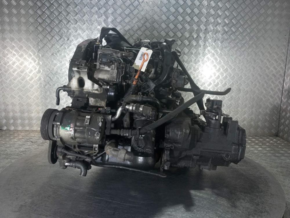 двигатель Volkswagen Golf 3 поколение 1996, цвет, AHU - фото №1