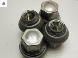 болт колесный Ford Ka 1 поколение 2001, 1.3 л., бензин, МКПП, серый, хетчбэк 3 дв.