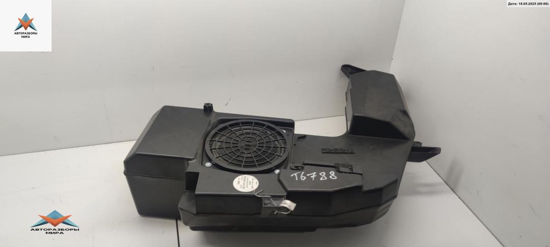 сабвуфер Audi A4 B7 2005, 2.0 л., бензин, МКПП, серый, универсал, 8E9035382 - фото №1