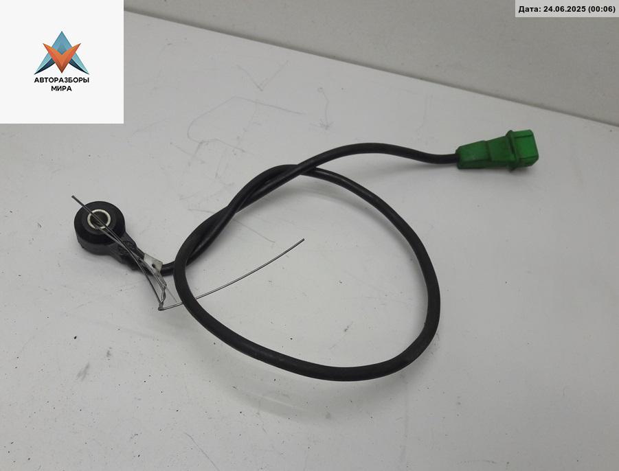 датчик детонации Volkswagen Passat B5 1997, 1.8 л., бензин, МКПП, синий, универсал, 054905377 - фото №1