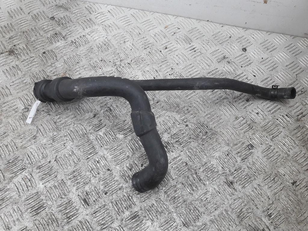 патрубок радиатора Volkswagen Passat B5 1997, 1.8 л., бензин, 8D0121055P