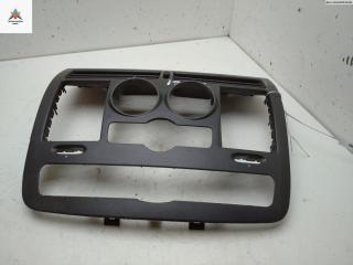 консоль салона (центральная часть) Mercedes-Benz Vito-2 / Viano W639 2009, 2.2 л., дизель, МКПП, белый, микроавтобус, A6396800007