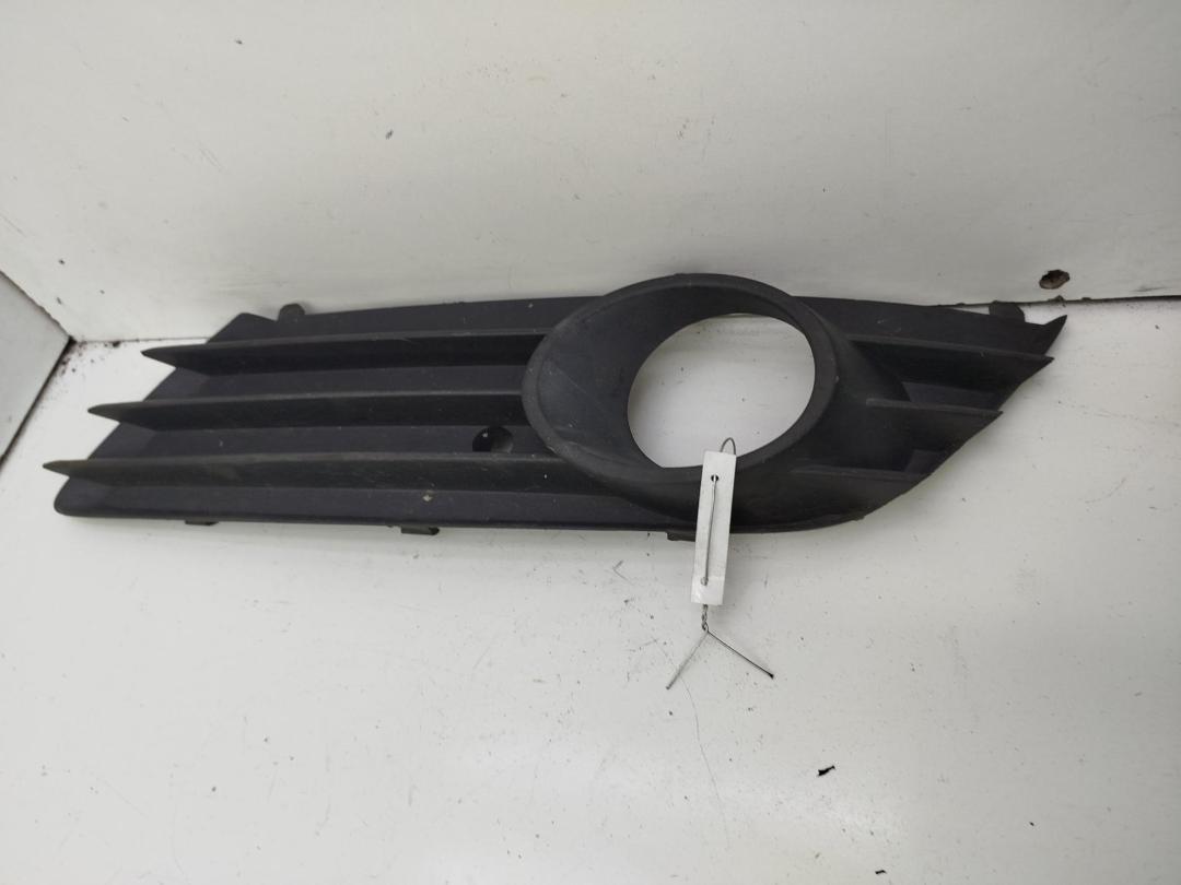 рамка фары противотуманной левой Opel Astra H 2004, 2.0 л., бензин, МКПП, зелёный, универсал, 13126025