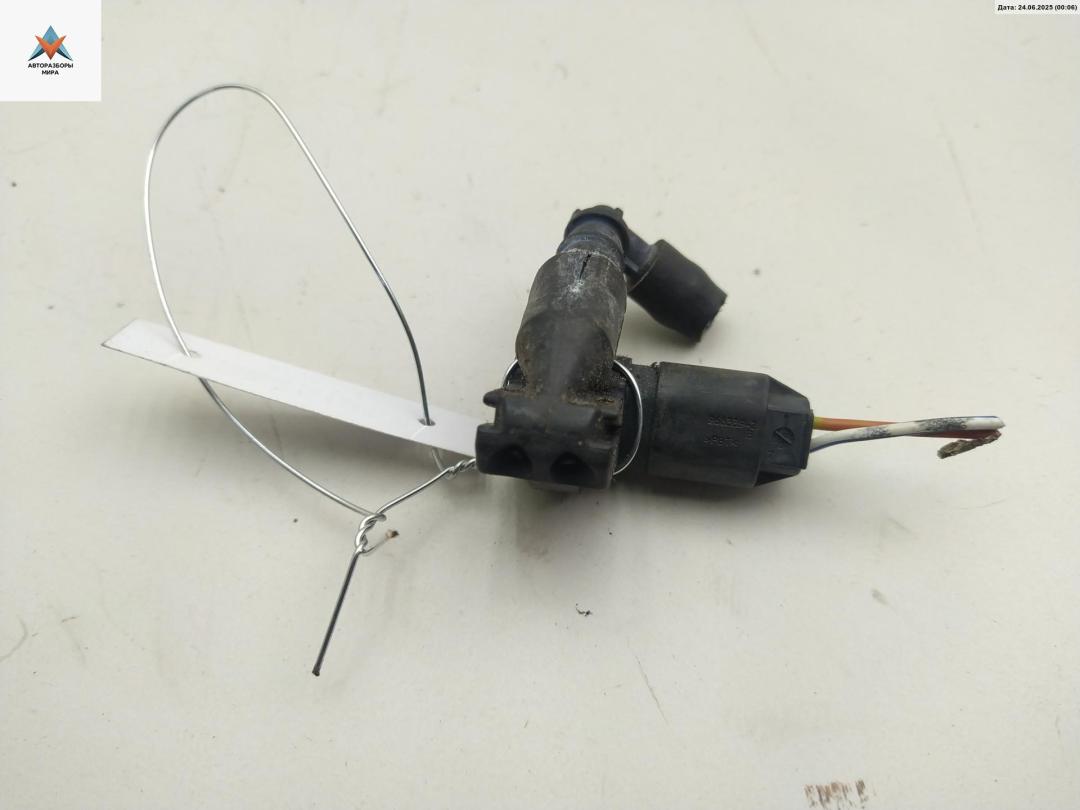 форсунка омывателя лобового стекла Mercedes-Benz R-Класс W251 2008, 3.5 л., бензин, АКПП, серый, минивэн, 2518600147 - фото №1