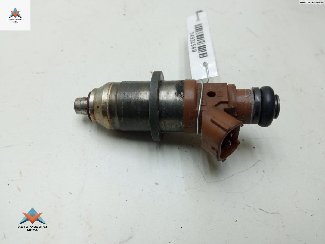 форсунка Mitsubishi Space Runner 2 поколение 2000, 2.4 л., бензин, МКПП, красный, минивэн, E7T05072 - фото №1