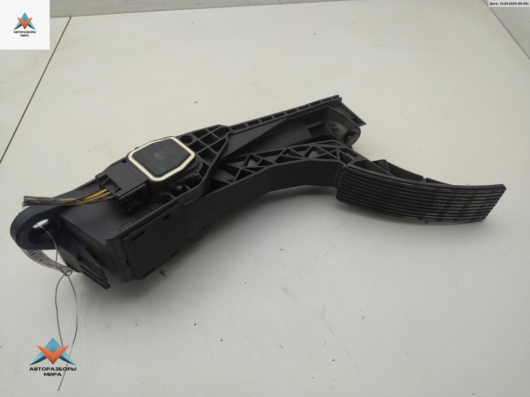 педаль Mercedes-Benz R-Класс W251 2008, 3.5 л., бензин, АКПП, серый, минивэн, 1643000104 - фото №1