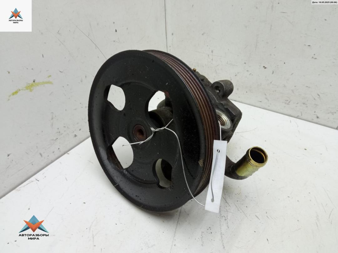 Насос гидроусилителя руля Mitsubishi Space Runner 2 поколение 2000, 2.4 л., бензин, МКПП, красный, минивэн - фото №1