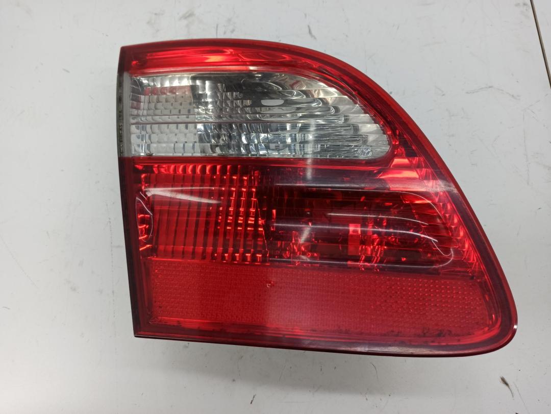 фонарь крышки багажника левый Mercedes-Benz E W211 2003, 2.2 л., дизель, АКПП, серый, универсал, 2118201364