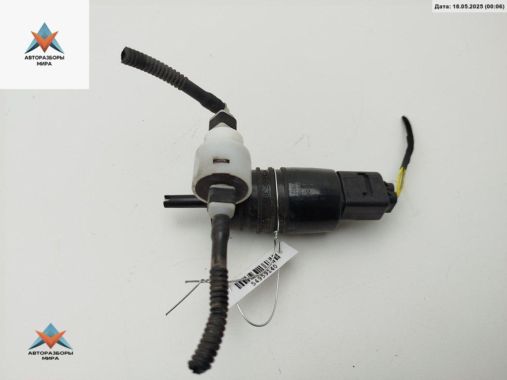 насос (моторчик) омывателя стекла BMW 2 Tourer F45/F46 2019, чёрный, минивэн, 7388349 - фото №1