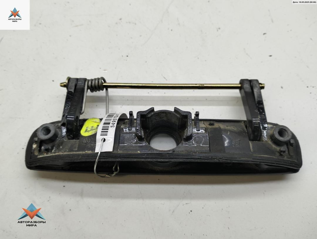 ручка крышки багажника Volkswagen Polo 4 поколение 2004, чёрный, хетчбэк 5 дв., 6Q6827565E - фото №1