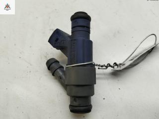 форсунка Volkswagen Golf 4 поколение 2000, 2.0 л., бензин, МКПП, чёрный, универсал, 06A906031C