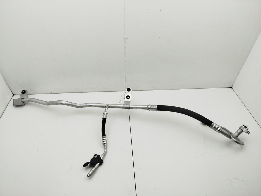трубка кондиционера BMW 7 F01/F02 2012, 3.0 л., гибрид, АКПП, серый, седан, 9203842