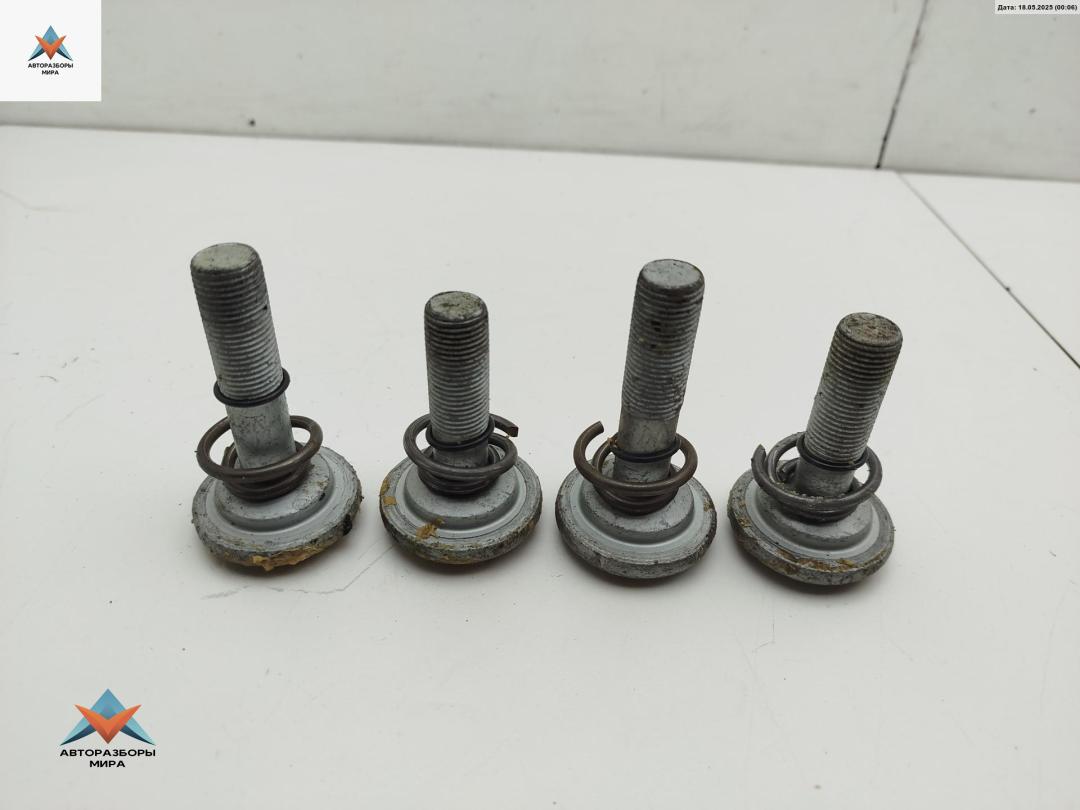 Болт крепления BMW 2 Tourer F45/F46 2019, 1.5 л., гибрид, АКПП, чёрный, минивэн - фото №1