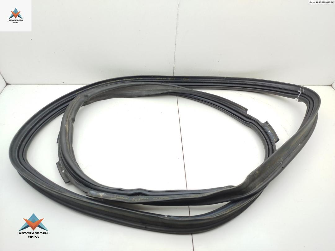 Уплотнитель крышки (двери) багажника BMW 2 Tourer F45/F46 2019, 1.5 л., гибрид, АКПП, чёрный, минивэн, 7440480 - фото №1