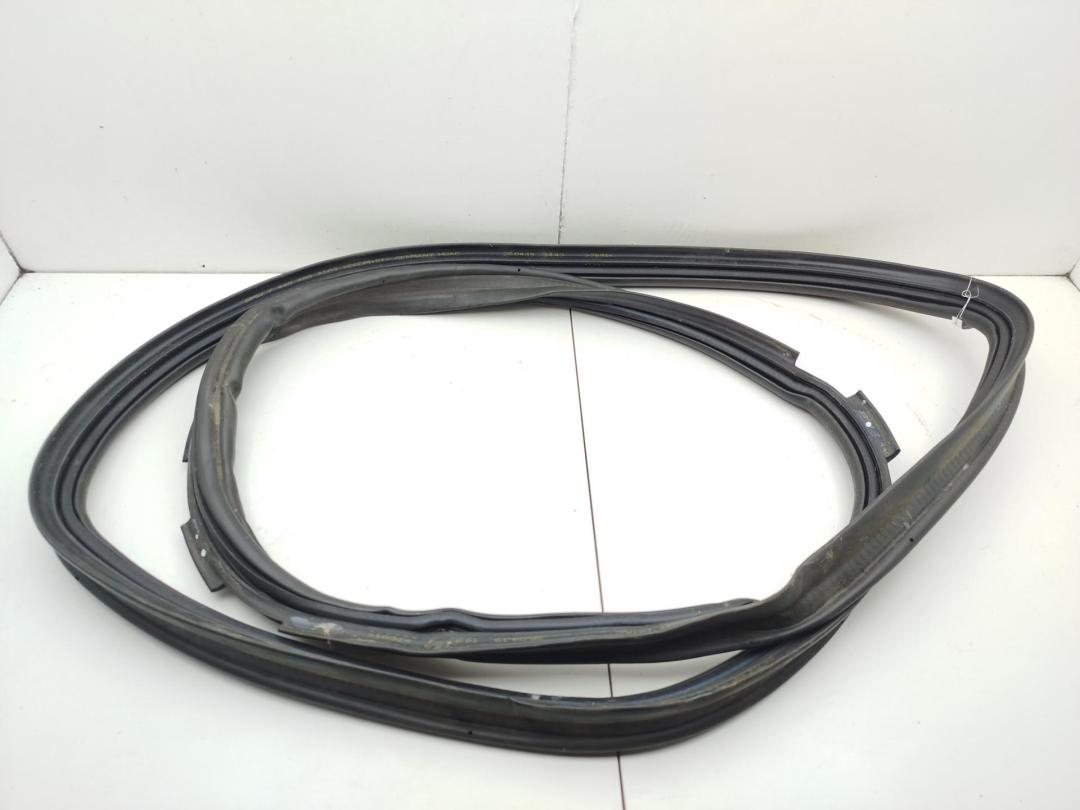 Уплотнитель крышки (двери) багажника BMW 2 Tourer F45/F46 2019, 1.5 л., гибрид, АКПП, чёрный, минивэн, 7440480