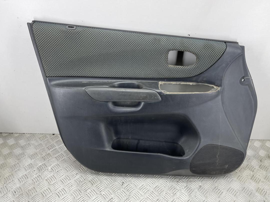 обшивка двери передняя левая Mazda Premacy 2004, 1.8 л., бензин, МКПП, серый, минивэн
