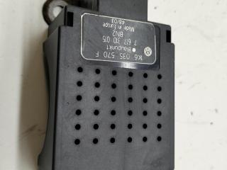 усилитель антенны Volkswagen Golf 5 поколение 2003, 1.4 л., бензин, МКПП, серый, хетчбэк 5 дв., 1K6035570F