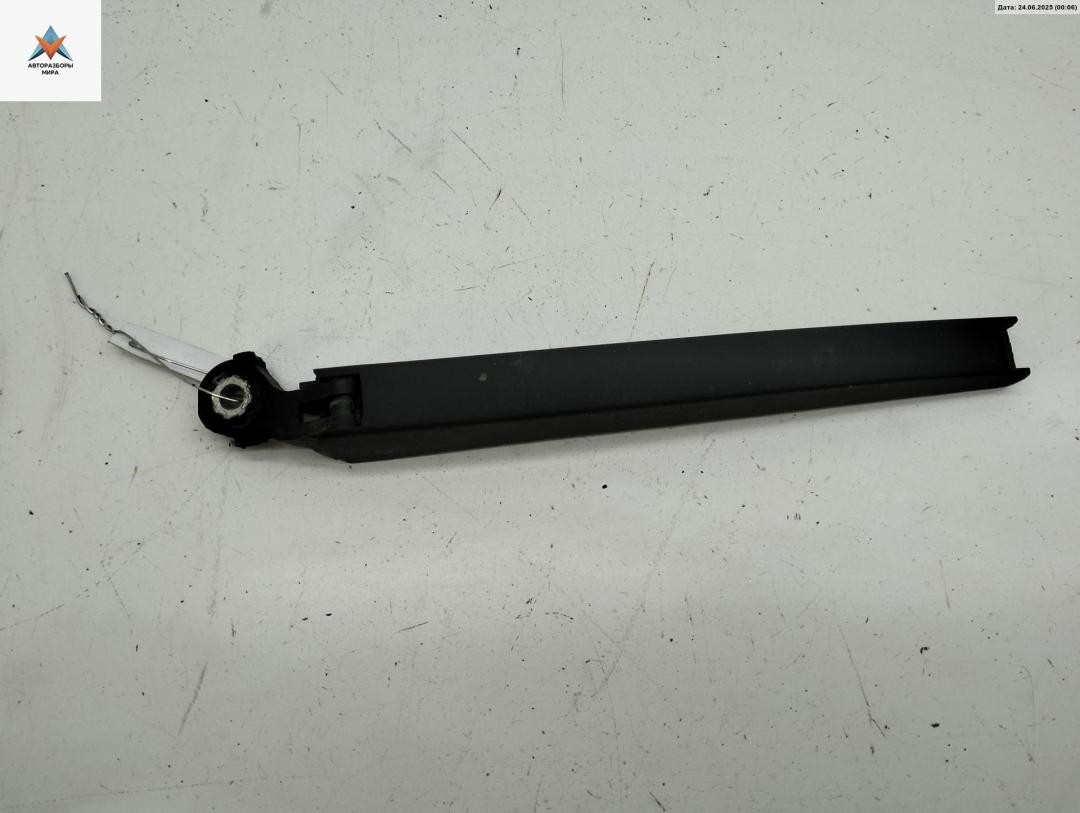 Щеткодержатель (поводок стеклоочистителя) задний Skoda Roomster 1 поколение 2009, 1.4 л., бензин, МКПП, серый, фургон, 3174894 - фото №1