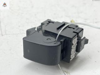 кнопка стеклоподъемника переднего правого Toyota COROLLA VERSO 2005, 2.2 л., дизель, МКПП, серый, минивэн, 84810-0F010