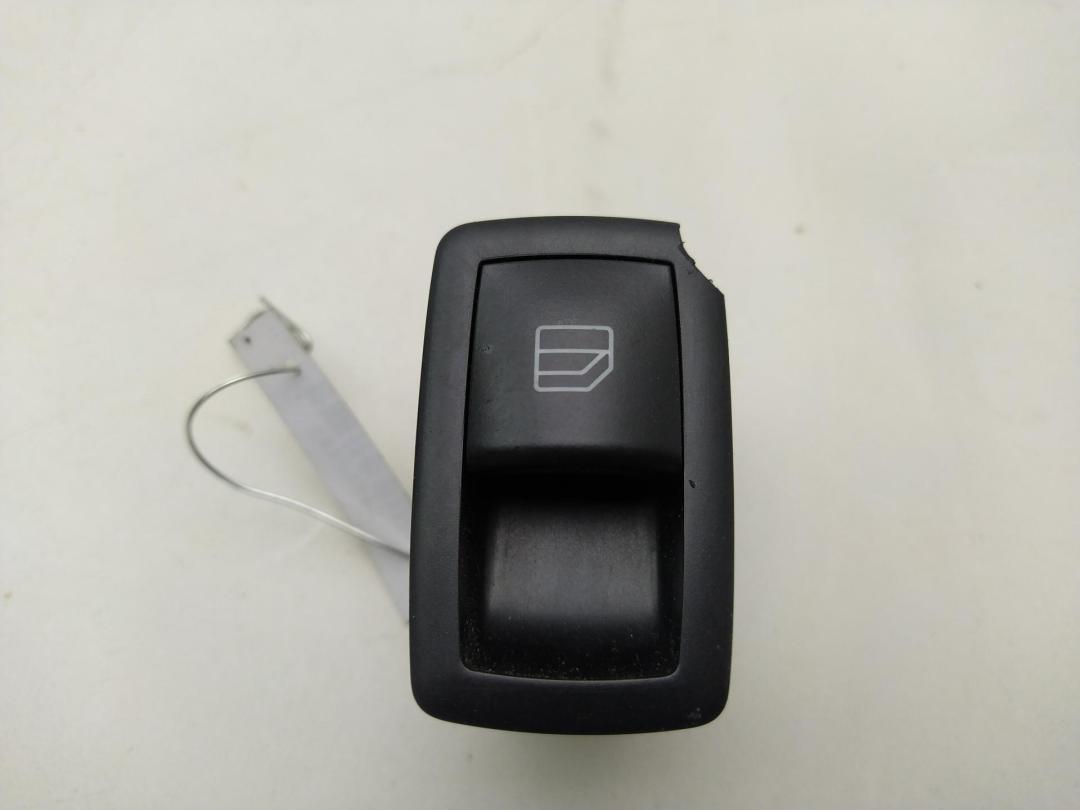 кнопка стеклоподъемника переднего правого Mercedes-Benz R-Class W251 2008, 3.5 л., бензин, АКПП, серый, минивэн, 2518200510