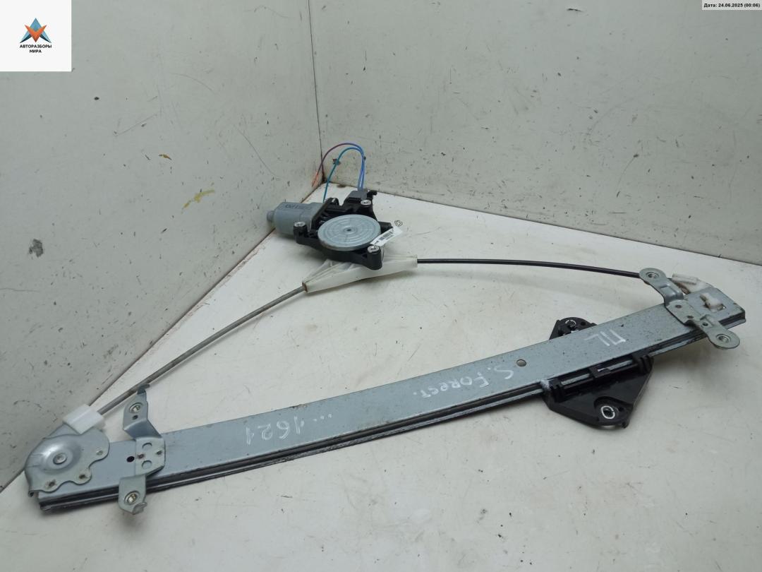 стеклоподъемник электрический передний левый Subaru Forester 3 поколение (SH) 2010, 2.0 л., дизель, МКПП, чёрный, внедорожник 5 дв. - фото №1