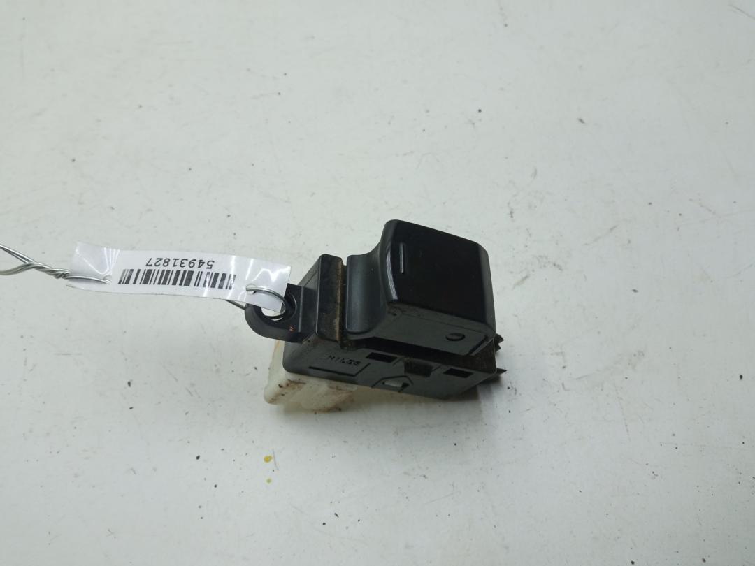 кнопка стеклоподъемника переднего правого Subaru Forester 2010, 2.0 л., дизель, МКПП, чёрный, внедорожник 5 дв.