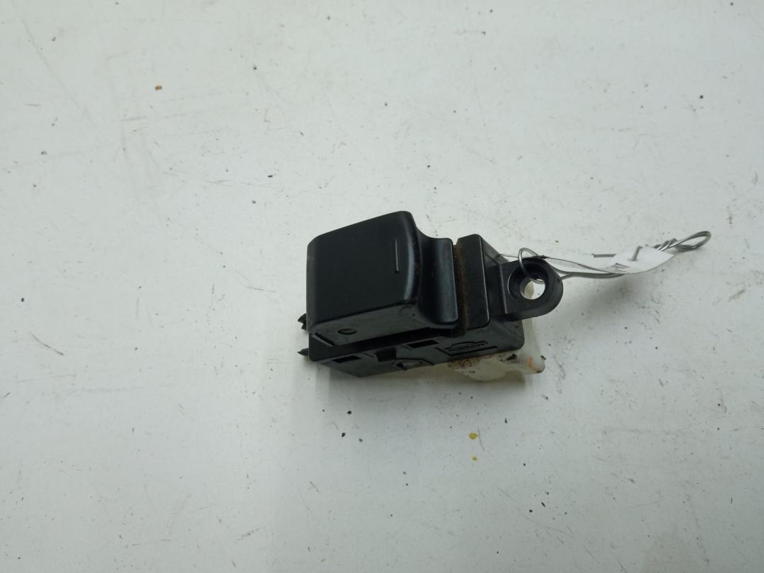 кнопка стеклоподъемника заднего правого Subaru Forester 2010, 2.0 л., дизель, МКПП, чёрный, внедорожник 5 дв.
