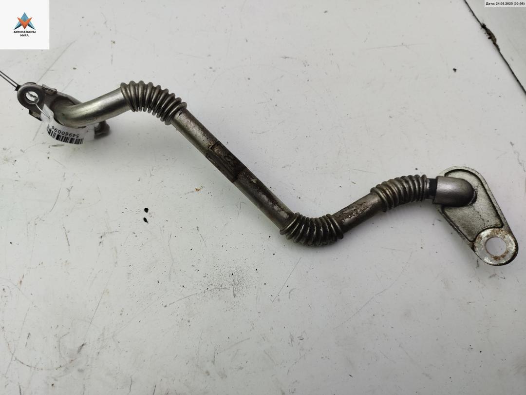 Трубка масляная турбины Opel Insignia 1 поколение (A) 2011, 2.0 л., дизель, МКПП, чёрный, универсал, 55565953 - фото №1