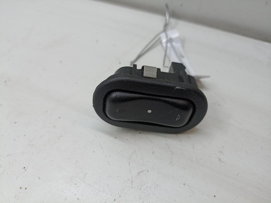 кнопка стеклоподъемника переднего правого Opel Zafira A 2001, 1.8 л., бензин, МКПП, серый, минивэн, 13363100