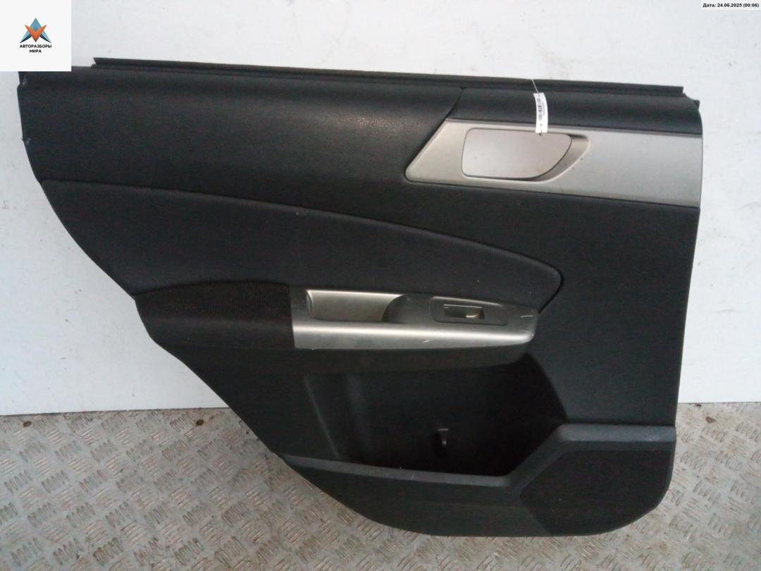 обшивка двери задняя левая Subaru Forester 3 поколение (SH) 2010, 2.0 л., дизель, МКПП, чёрный, внедорожник 5 дв. - фото №1