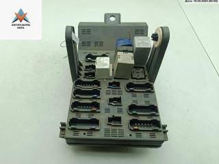 блок предохранителей Renault Laguna 1 поколение [рестайлинг] 1999, 1.6 л., бензин, МКПП, зелёный, хетчбэк 5 дв., 7700427844