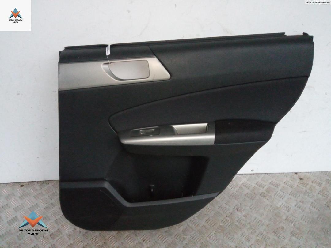 обшивка двери задняя правая Subaru Forester 3 поколение (SH) 2010, 2.0 л., дизель, МКПП, чёрный, внедорожник 5 дв. - фото №1