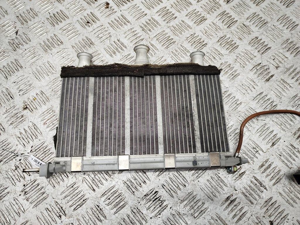 радиатор отопителя (печки) BMW 5 E60/E61 2005, 2.5 л., дизель, АКПП, синий, универсал, 6921139