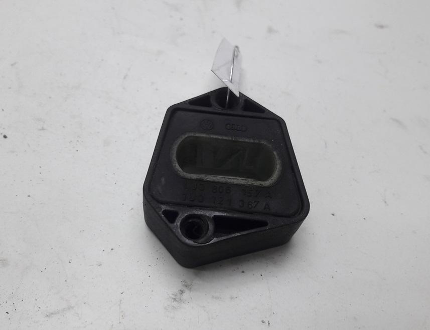 кронштейн радиатора SEAT Toledo 2001, 1.9 л., дизель, МКПП, серый, седан, 1J0806157A